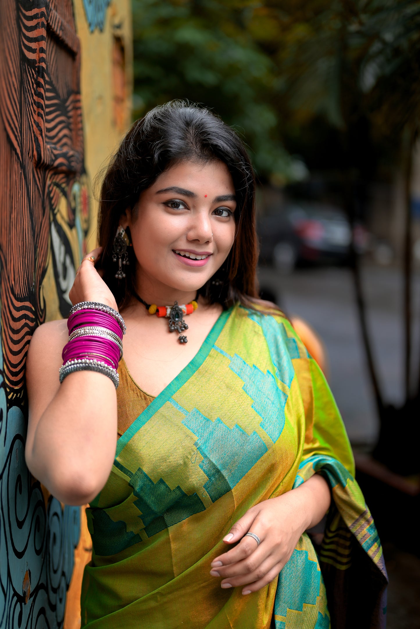 Suhani | Metallic Green Handloom Tissue Saree
