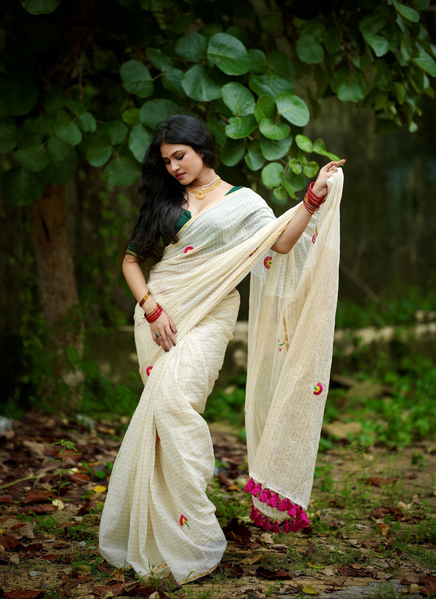 Noor | Off White Gold Mul Mul Cotton Saree with Flower Motif