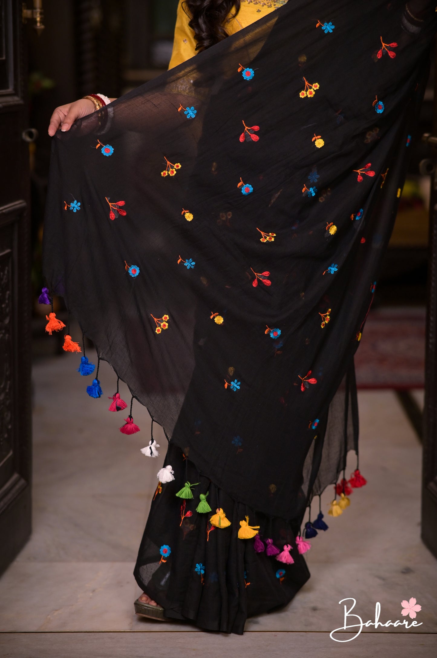 Mohini | Cool Black Celebrity Mul Mul Cotton Saree with Flower Motif
