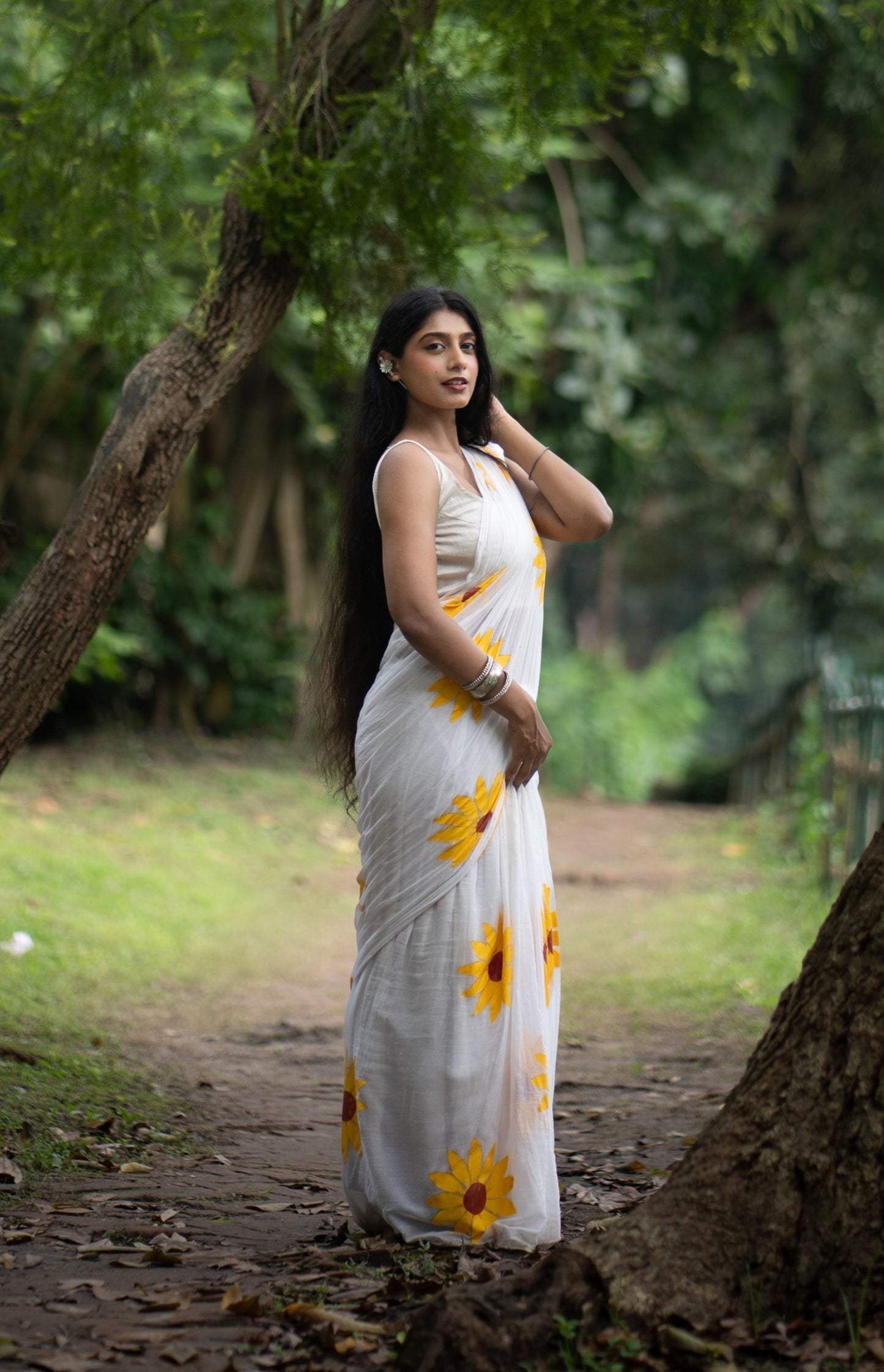 Exotic Sunflower | White Mul Mul Cotton Saree