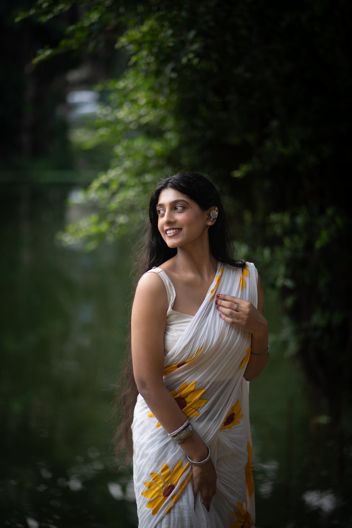 Exotic Sunflower | White Mul Mul Cotton Saree