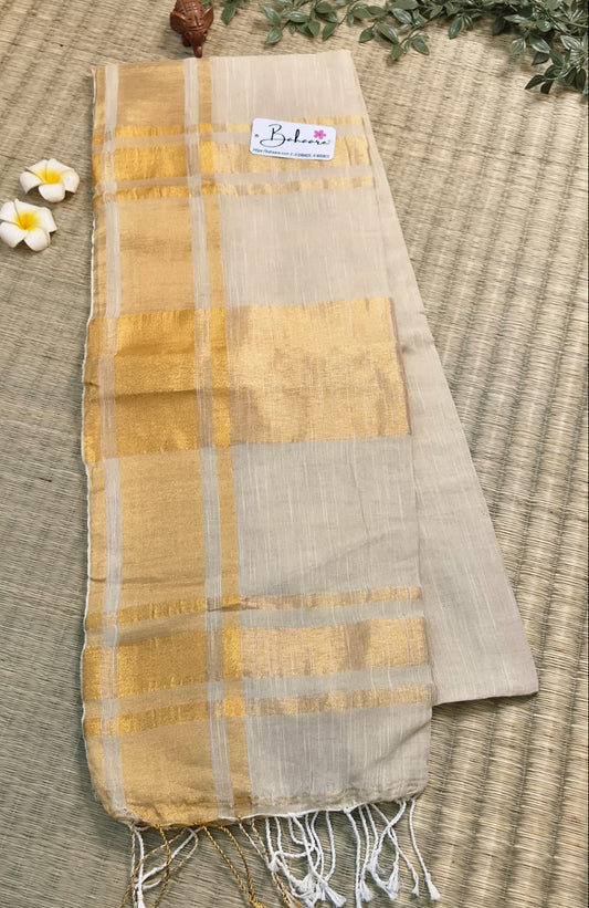 Woodland Whispers | Almond Beige Linen Saree with Golden Zari Pallu