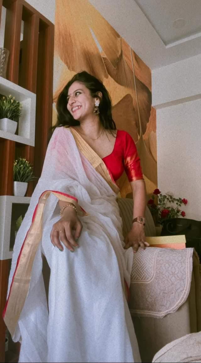 Mohini | White Mul Mul Cotton Saree with Golden Tissue Border