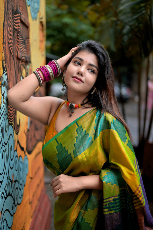 Suhani | Metallic Green Handloom Tissue Saree