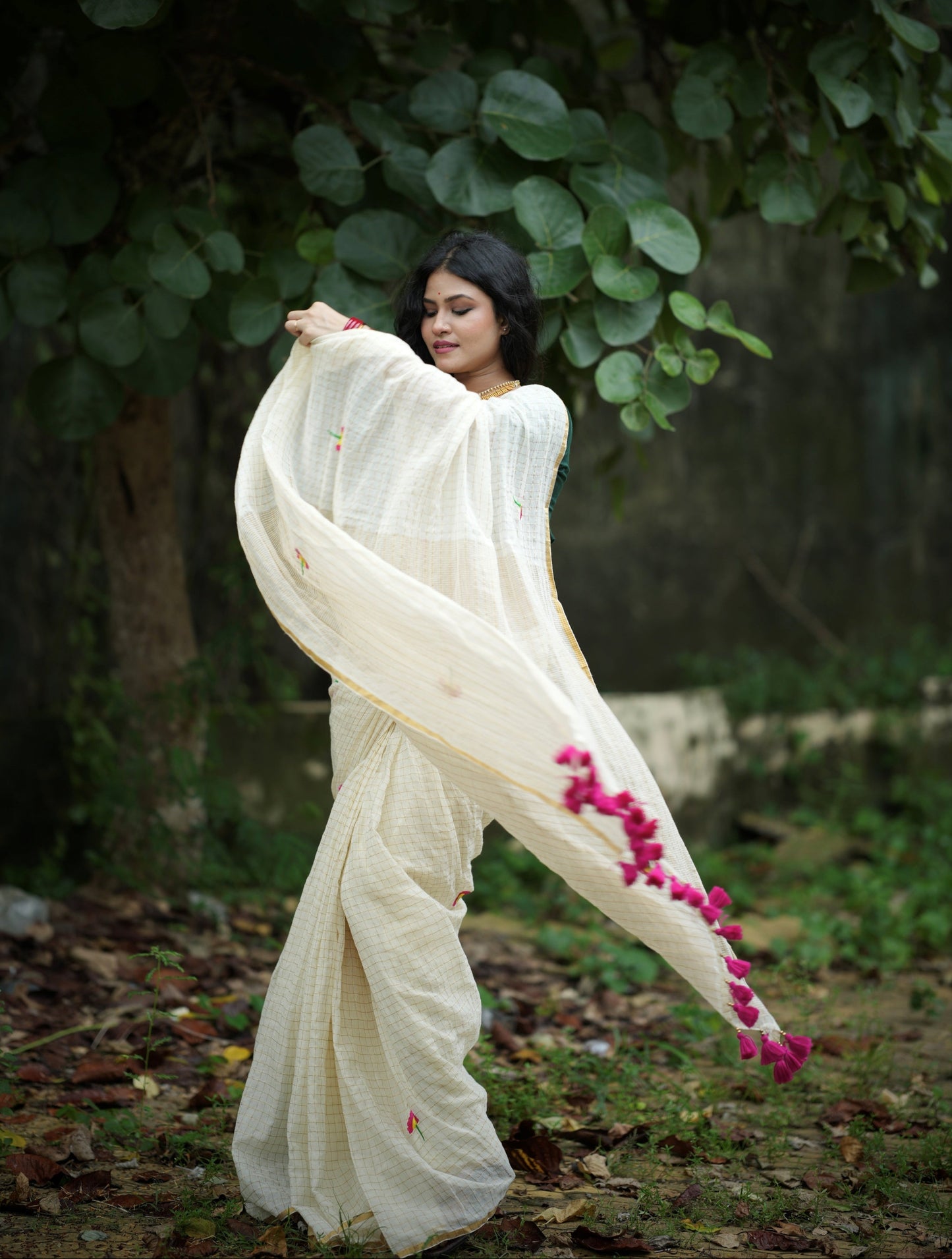 Noor | Off White Gold Mul Mul Cotton Saree with Flower Motif