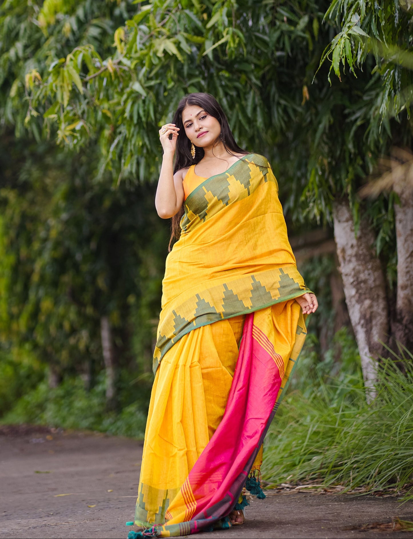 Suhani | Yellow Temple Border Handloom Tissue Saree