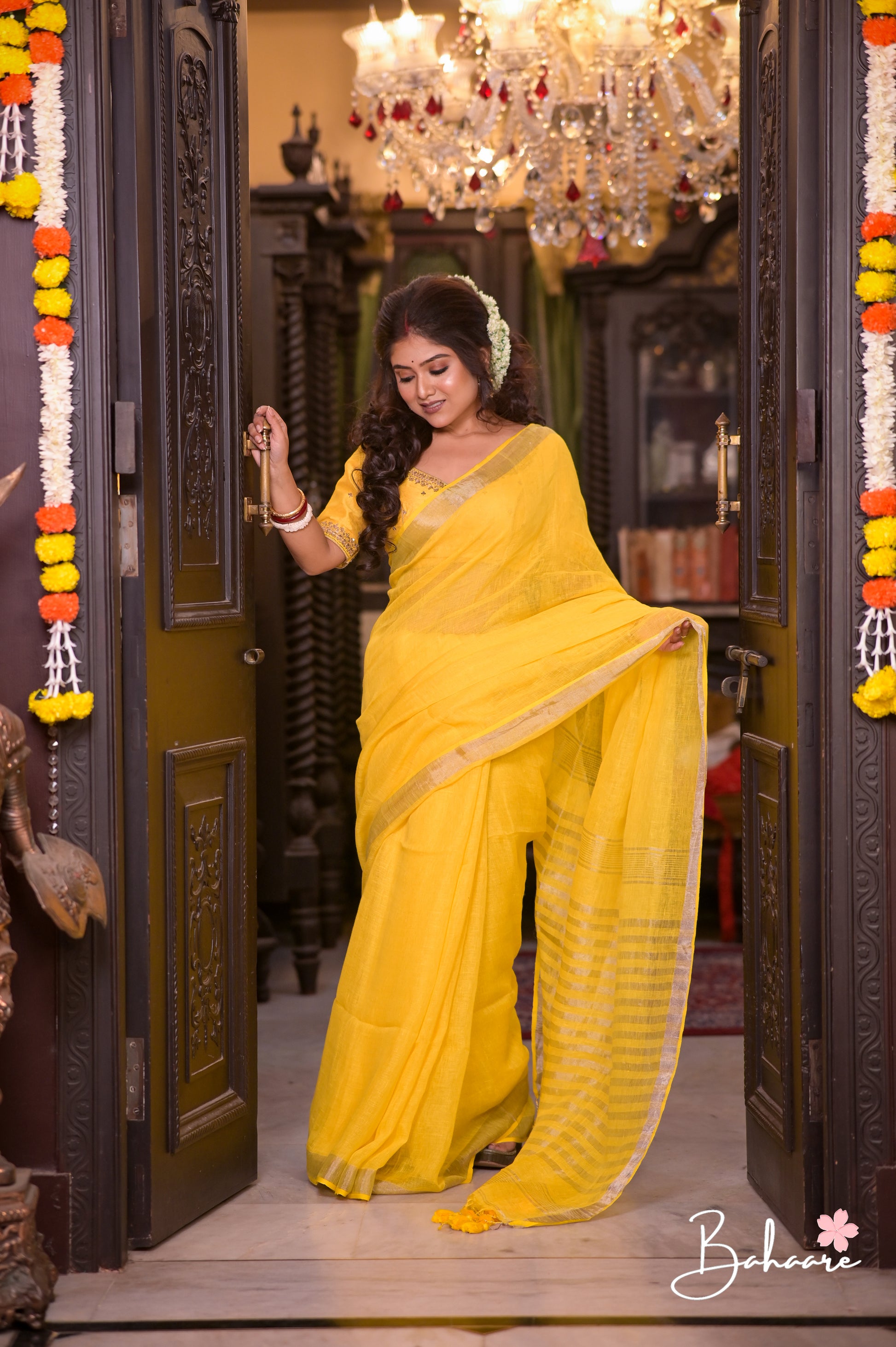Woodland Whispers | Golden Yellow Jayshree Linen Saree with Silver Zari Pallu