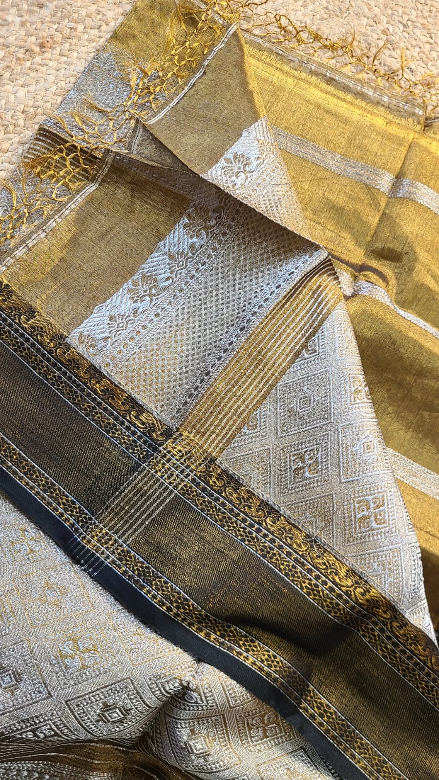 Afreen | Gold and Silver Kanjivaram Tissue Silk Saree