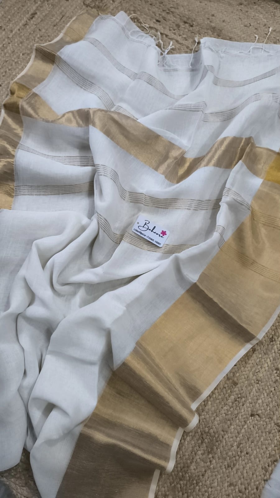 Woodland Whispers | White Linen Saree with Golden Zari Pallu