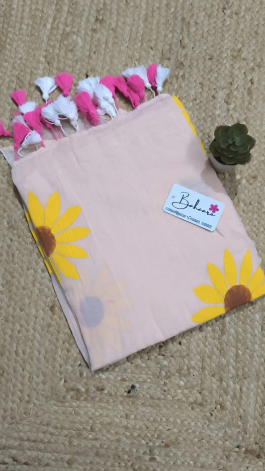 Daisy Dreams | Light Peach Mul Mul Cotton Saree