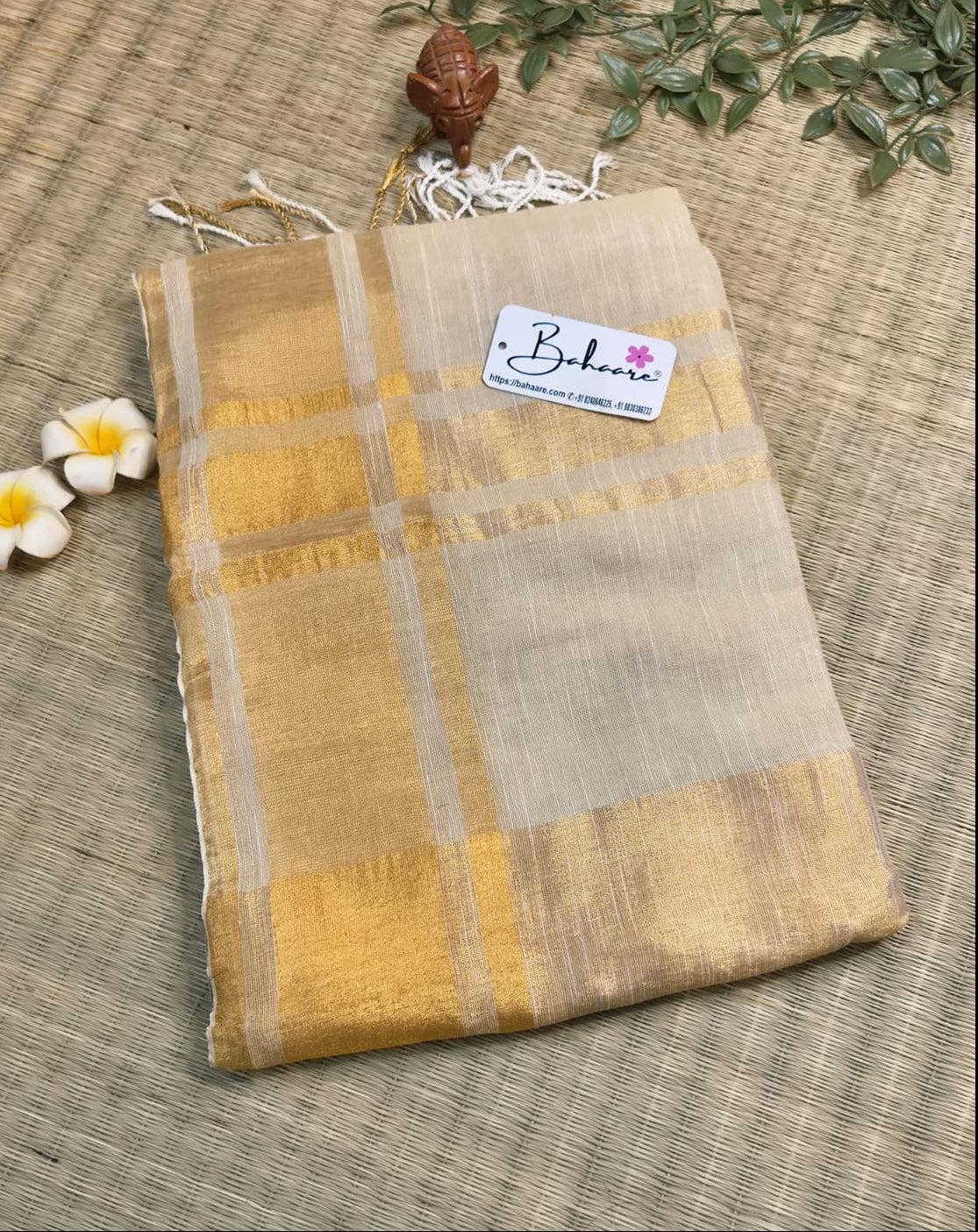 Woodland Whispers | Almond Beige Linen Saree with Golden Zari Pallu