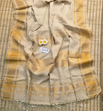 Woodland Whispers | Almond Beige Linen Saree with Golden Zari Pallu
