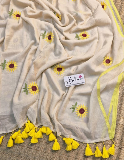 Mohini | Curdy White Mul Mul Cotton Saree with Flower Motif