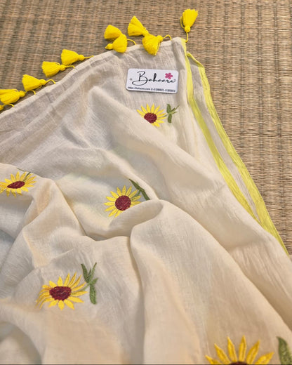 Mohini | Curdy White Mul Mul Cotton Saree with Flower Motif