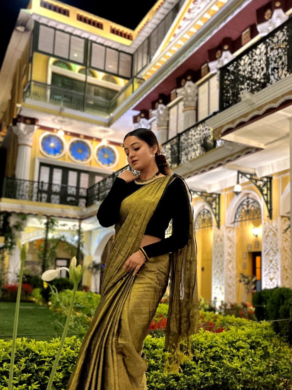 Suhani | Greenish Gold Tissue Saree